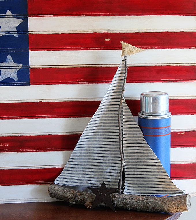 This American flag craft project is super cute and EASY to make . A quick patriotic DIY project for your 4th of July home decor. Did I mention it is easy?