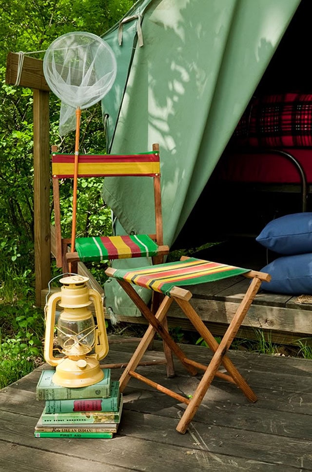 Vintage camping, summer camp and sports are a HOT decorating trend right now! Here are 10 great vintage style camp ideas to 