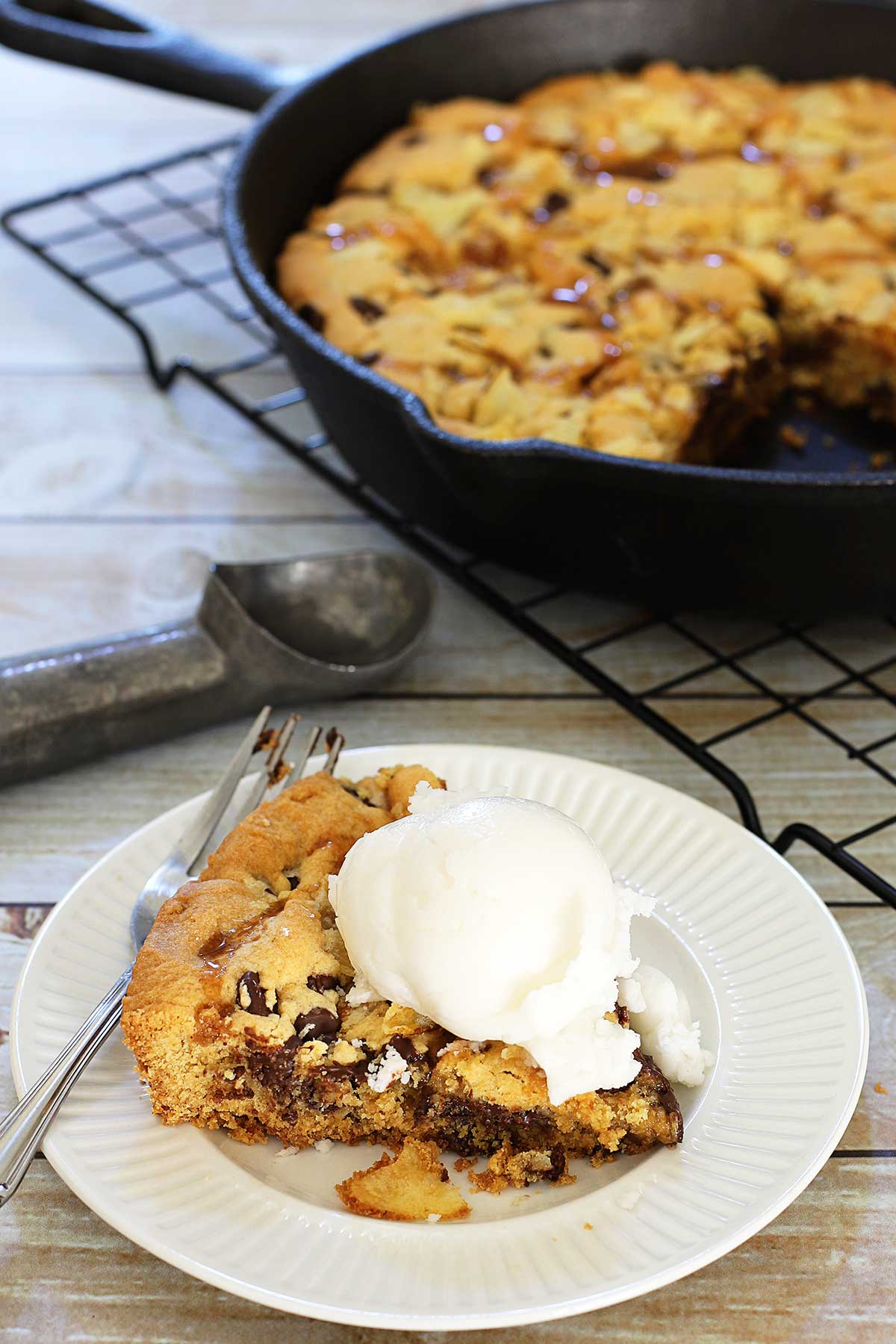 Cast iron skillet chocolate chip cookie