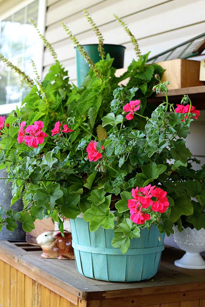 Bushel basket makeover project for summer porch decor.