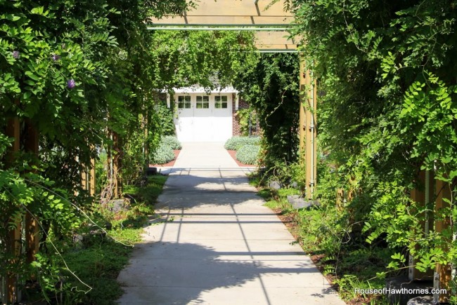 Arbor at the Franklin Park Conservatory Community Garden