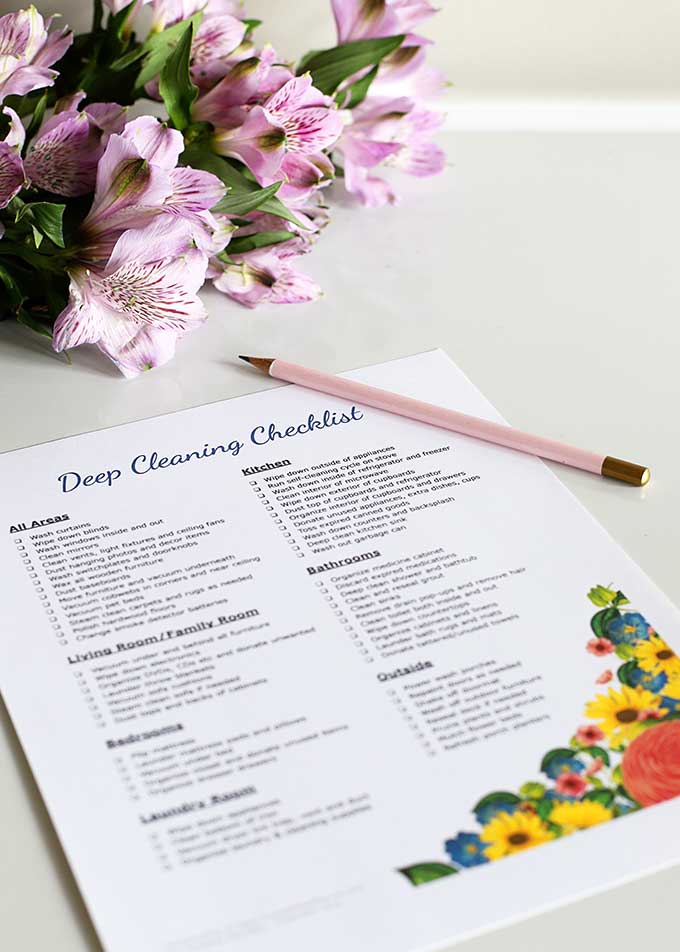 FREE printable house cleaning checklist along with an amazing Grove Collaborative Free Gift offer.