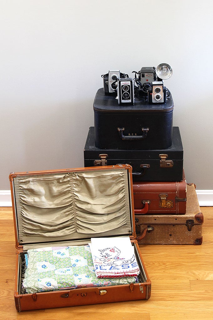 Tips for cleaning and deodorizing a vintage suitcase. Or any suitcase for that matter. Normally I'm a sniff it before I buy it kind of person, but occasionally you end up with a stinky one.