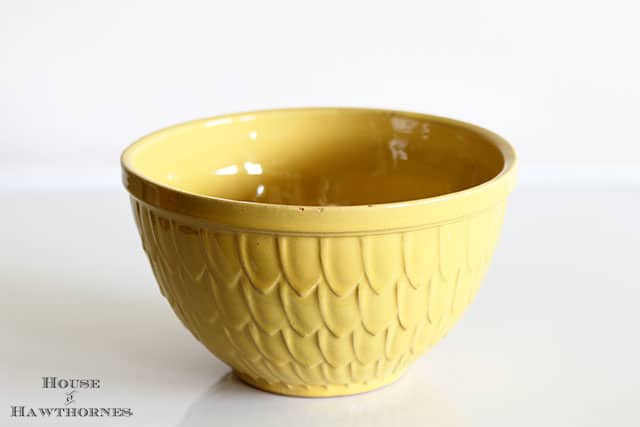 Vintage McCoy Mixing Bowl  (fish scale, artichoke or petal, feather pattern)