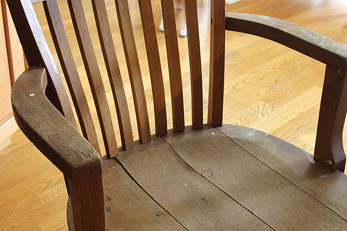 Breathing new life into an oak banker's chair with chalk paint and a stencil. A simple DIY project that saved this tired yard sale find from an early death.