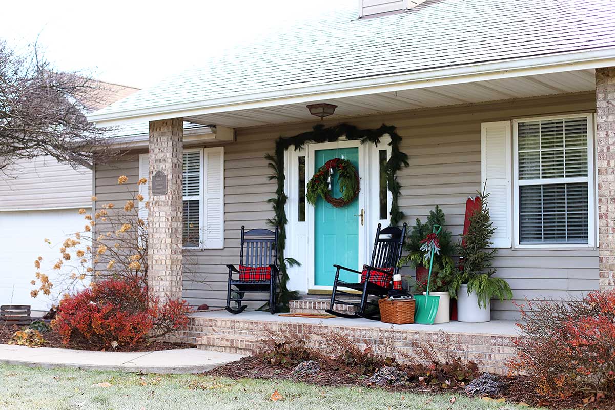 farmhouse Christmas porch decor