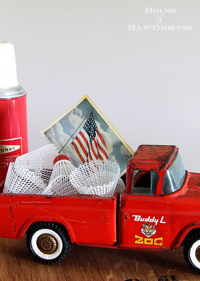 Quick and easy 4th Of July decorations using simple items you can find at the grocery store. Great patriotic DIY home decor and party ideas for the Fourth.