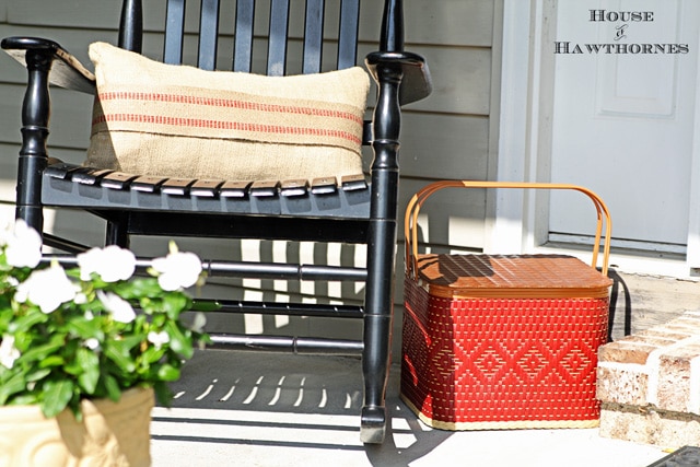 Patriotic porch decor for the 4th of July or Memorial Day. Lots of inspiration for your outdoor summer decorating. 