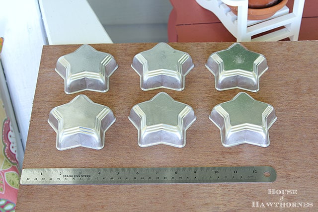 Tin Jello Molds to Make A DIY Rustic Flag