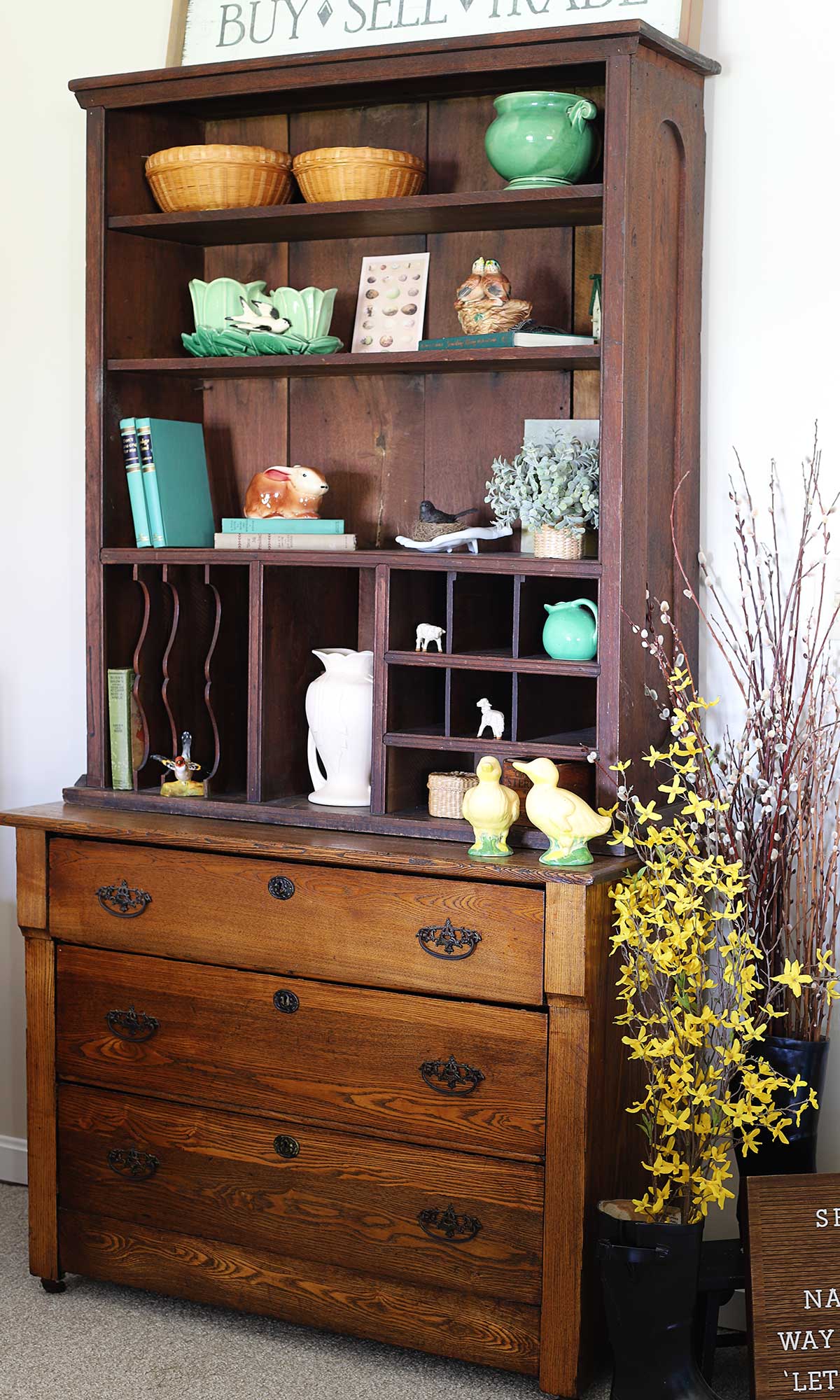 spring bookshelf decor