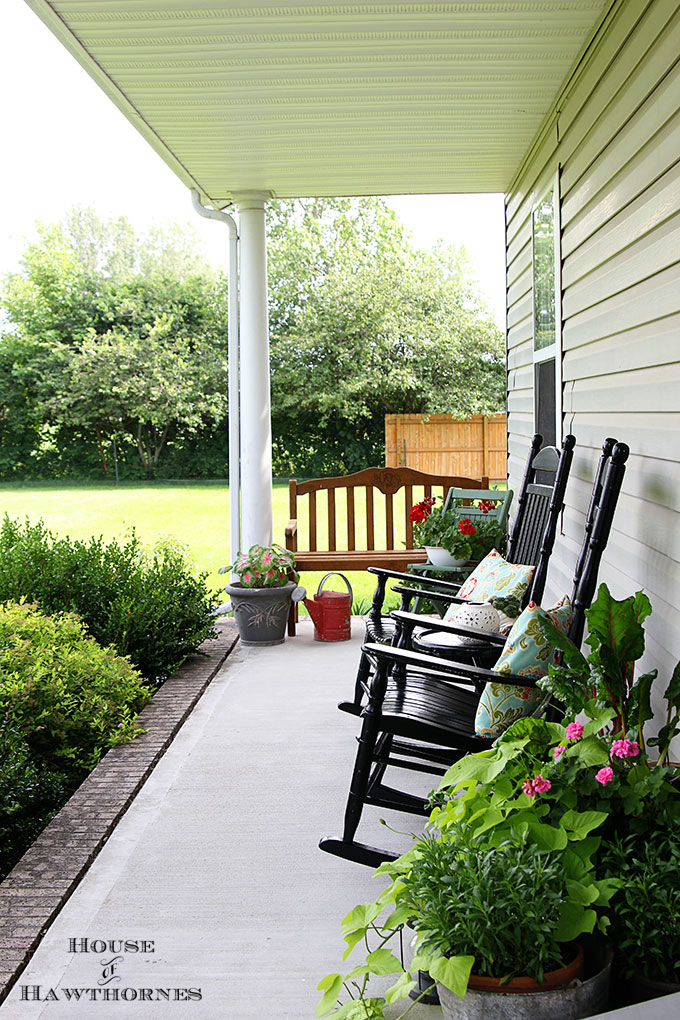 Summer back porch decorating ideas with an eclectic style. Easy DIY and decor inspiration for your porch or patio this summer.