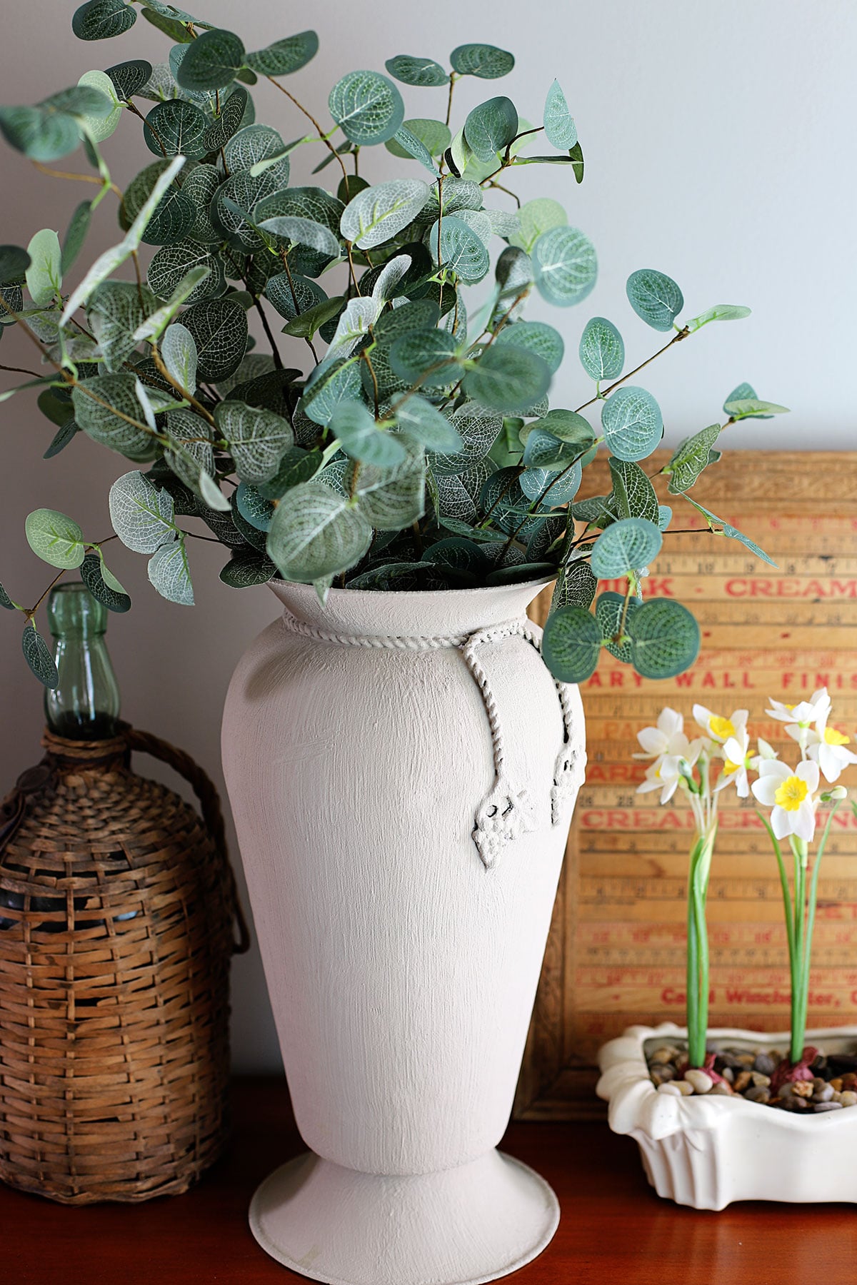 How to use baking soda paint to add pottery like texture.