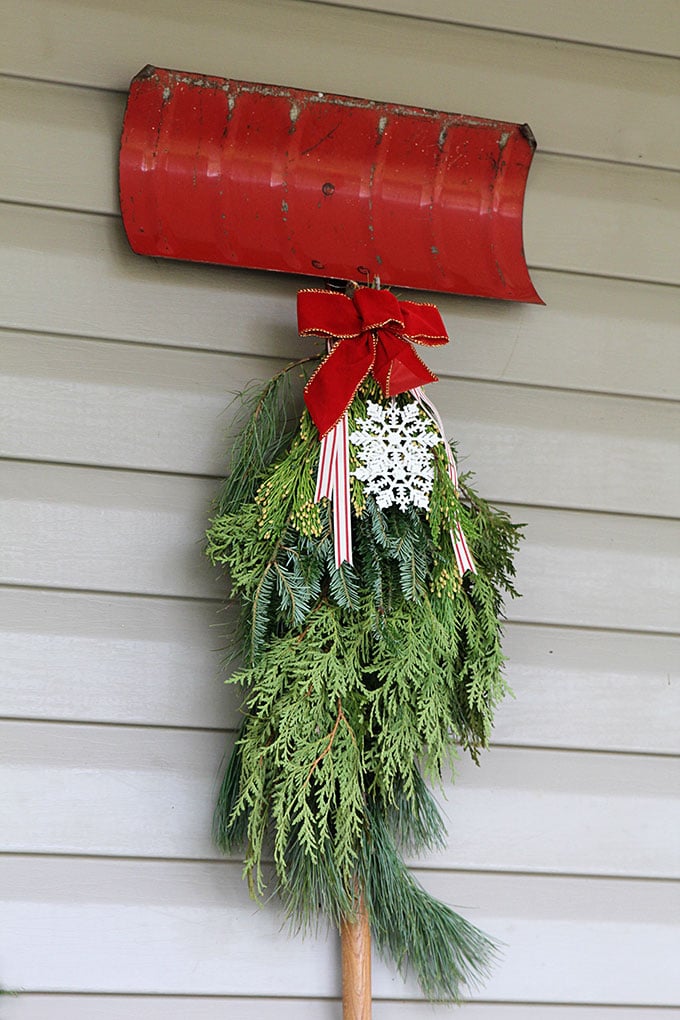 Traditional Christmas porch decor meets FUN and FUNKY! Just because you like a little red and green in your holiday decor doesn't mean it has to be boring.