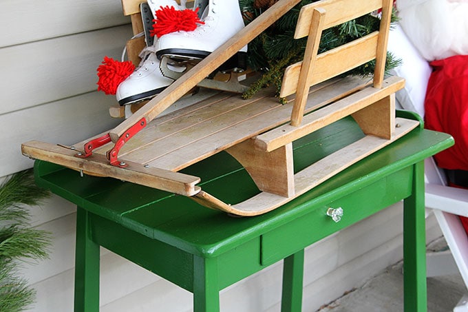 Traditional Christmas porch decor meets FUN and FUNKY! Just because you like a little red and green in your holiday decor doesn't mean it has to be boring.