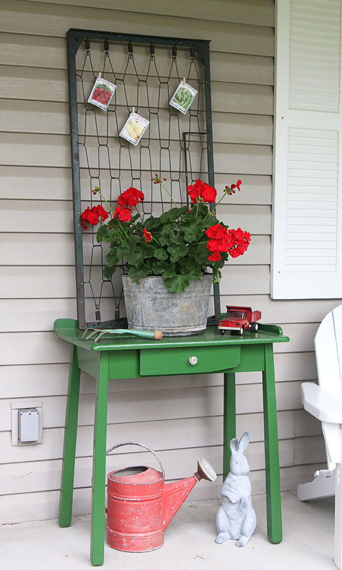 Spring is the best time to find yard sale treasures and I'm showing you my latest yard sale finds, including crib springs repurposed into porch decor.