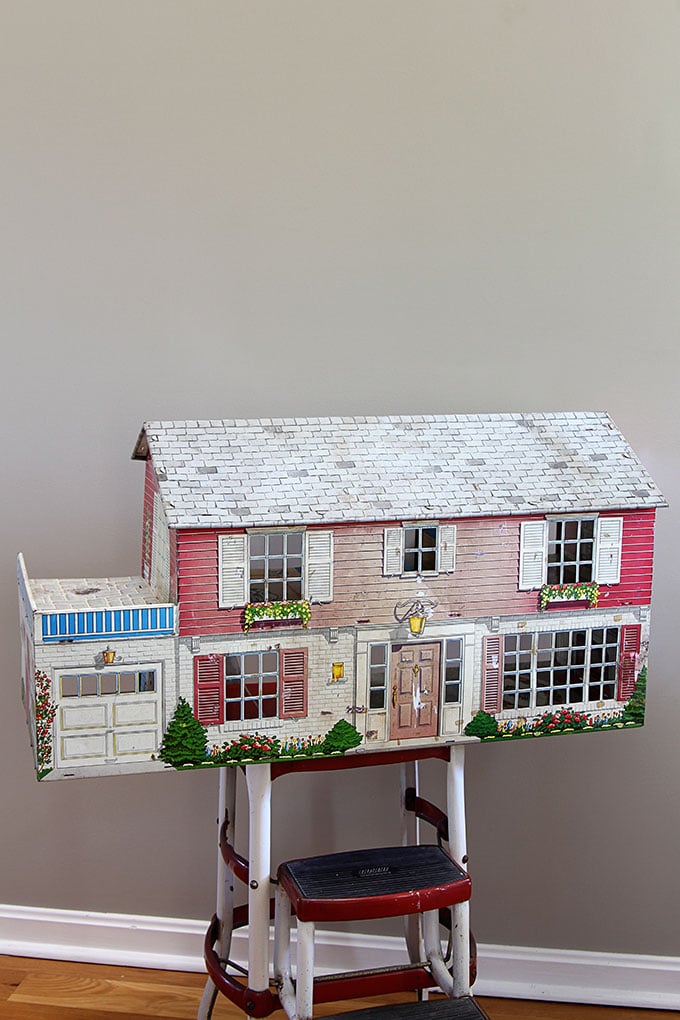 Vintage Marx tin dollhouse