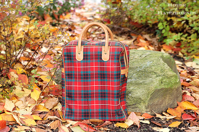 Vintage red plaid Thermos brand stadium or picnic set - comes with a thermos and sandwich box